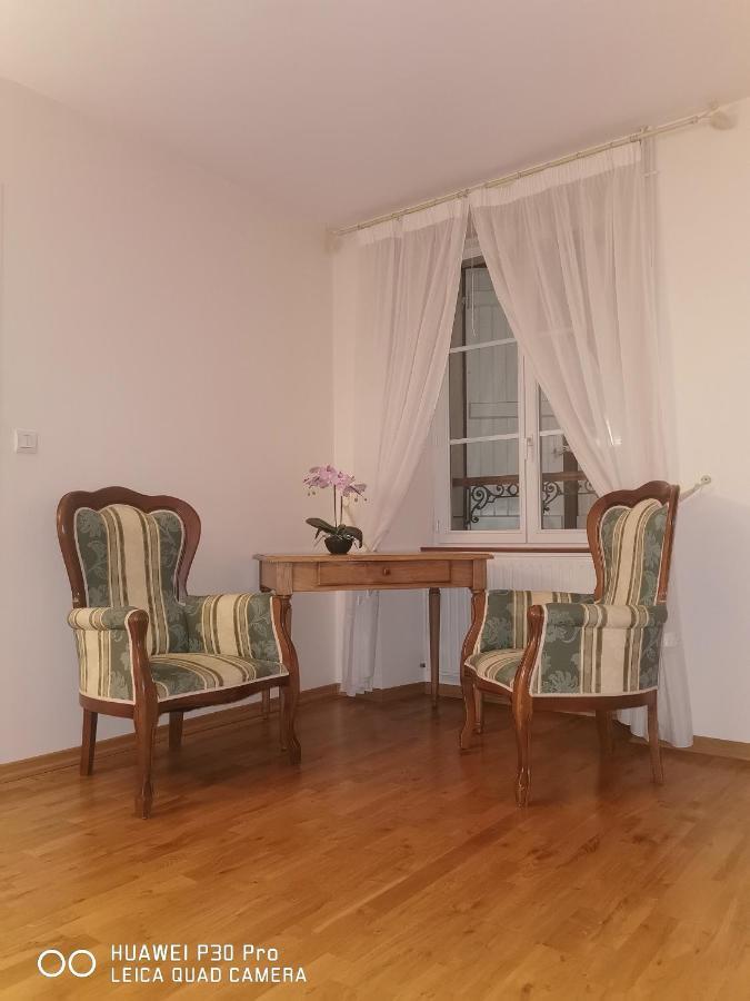 몽티니 라 레슬레 Chambre D'Hotes Le Val Du Chapelain B&B 외부 사진