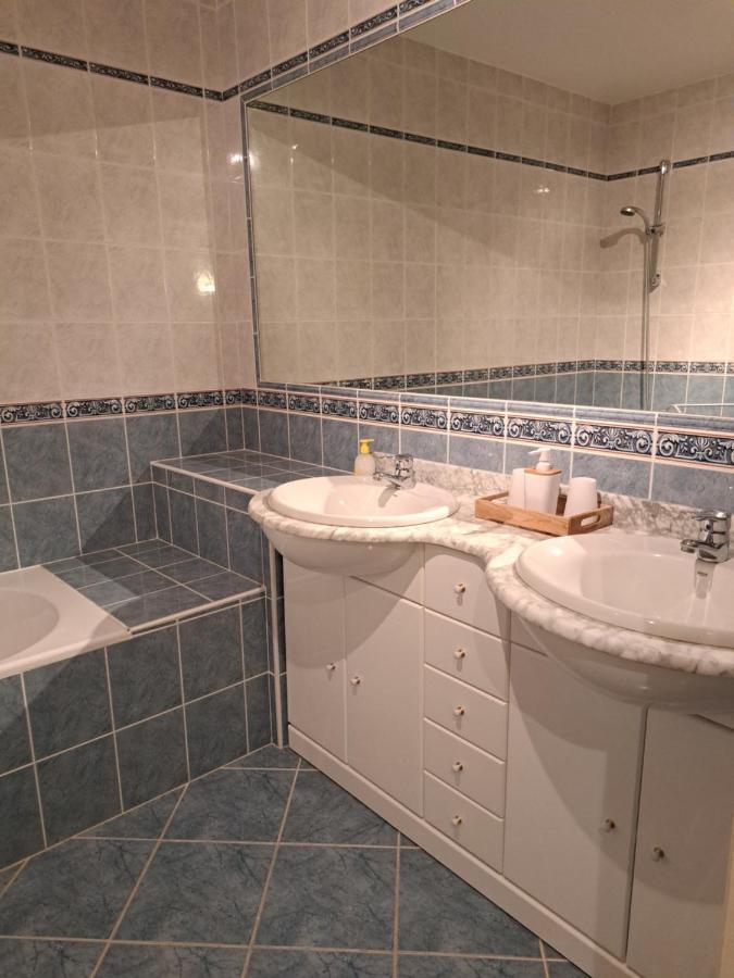 몽티니 라 레슬레 Chambre D'Hotes Le Val Du Chapelain B&B 외부 사진