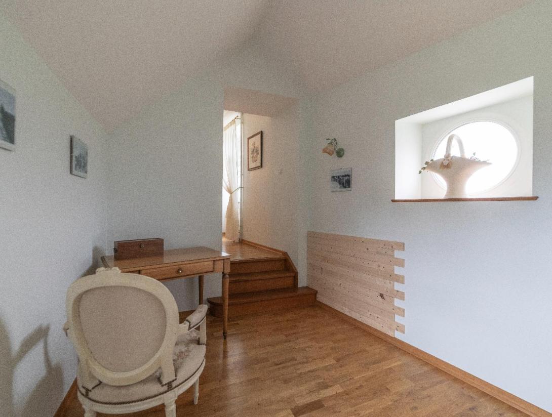 몽티니 라 레슬레 Chambre D'Hotes Le Val Du Chapelain B&B 객실 사진