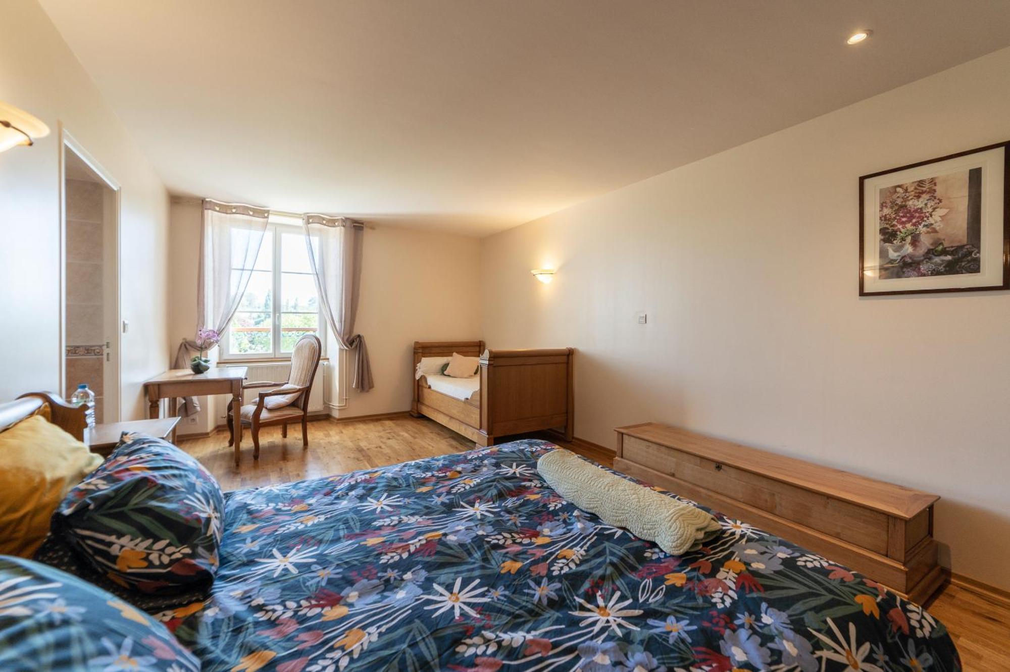 몽티니 라 레슬레 Chambre D'Hotes Le Val Du Chapelain B&B 객실 사진