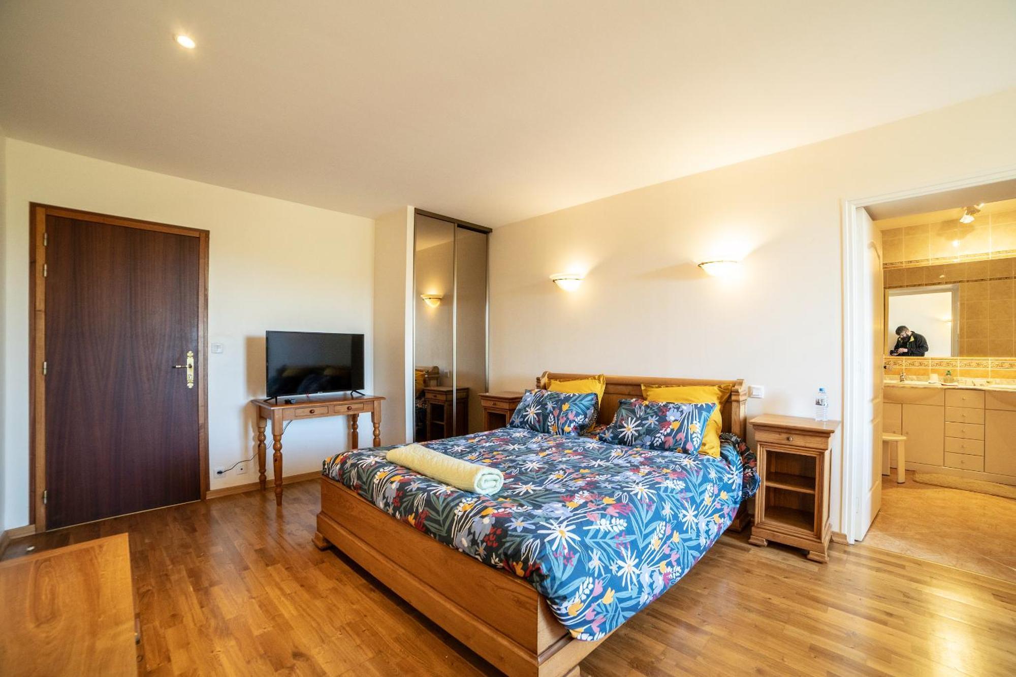 몽티니 라 레슬레 Chambre D'Hotes Le Val Du Chapelain B&B 객실 사진