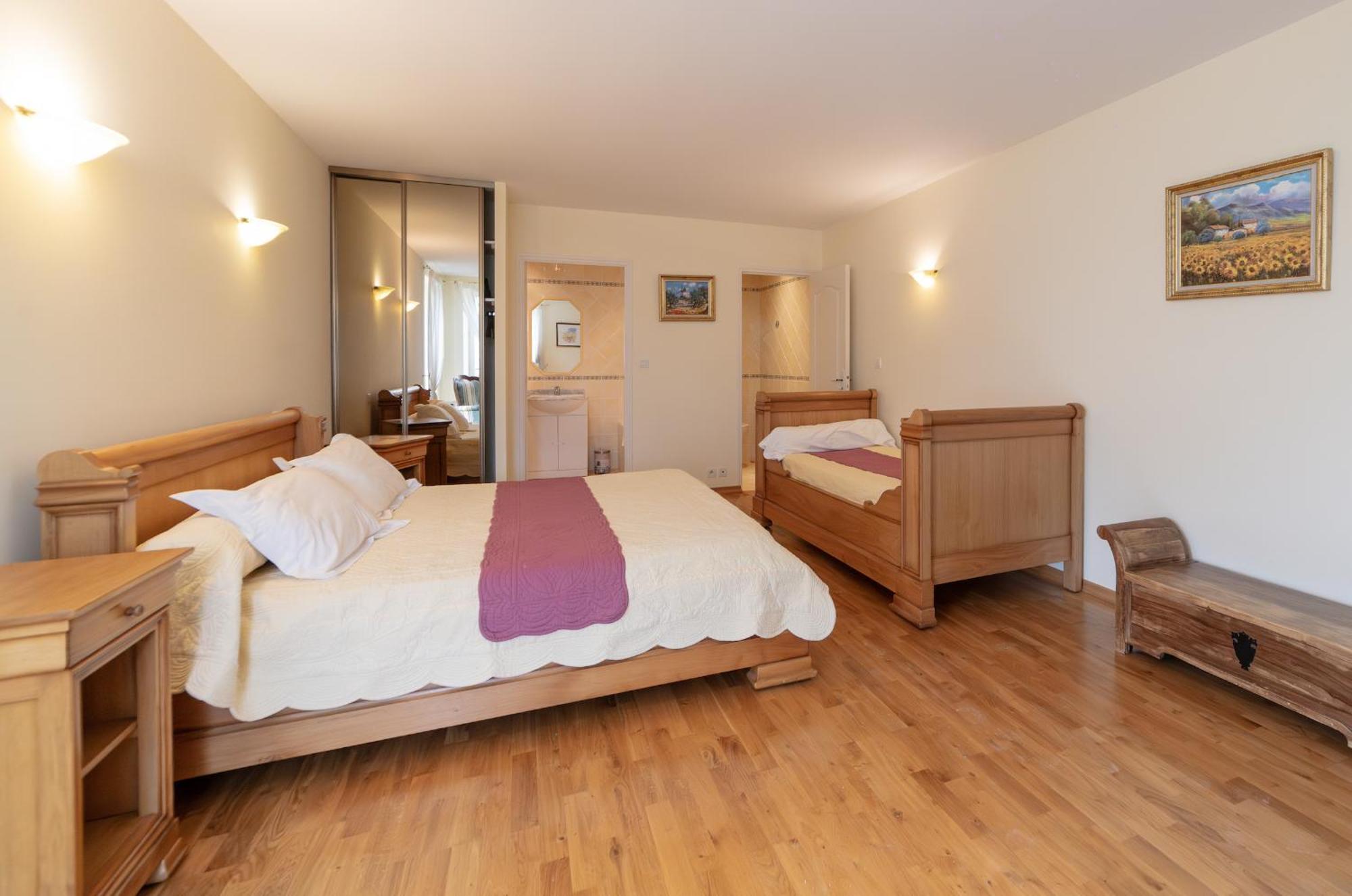 몽티니 라 레슬레 Chambre D'Hotes Le Val Du Chapelain B&B 외부 사진